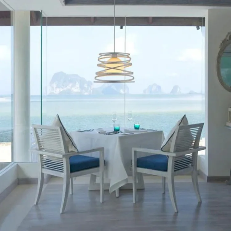 גוף תאורה תלוי דגם אורי לבן