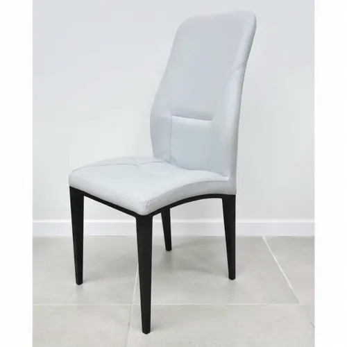 כיסא בריסל מתכת אפור בהיר דמוי עור