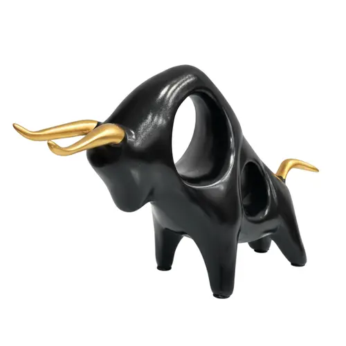 שור נוגח שחור זהב