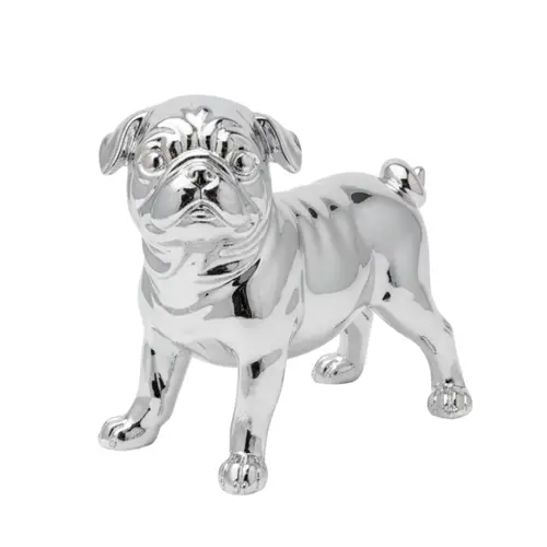 כלב פאג כסוף עומד