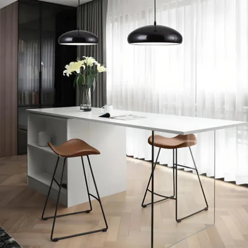 גוף תליה מעוצב דגם מיכאלה בצבע שחור