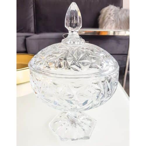 כלי זכוכית גבוה על רגל