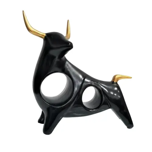 שור עומד שחור זהב